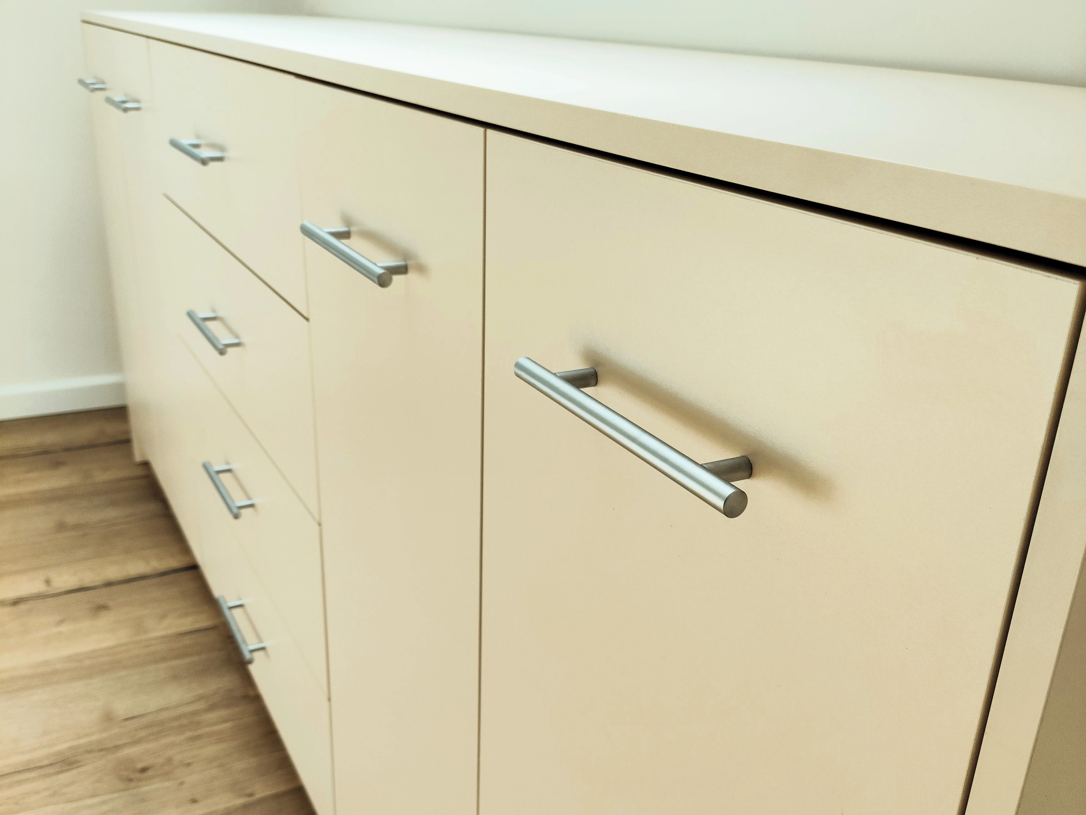 Komoda Jasmin — detal